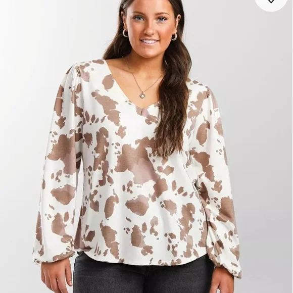 Size L! NWTS! Blouse Western Inspired Cowprint V-neck With Puffy Sleeves - Picture 4 of 6